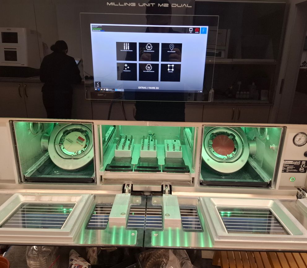Fräsmaschine mit pinkflex und PREMIOtemp multi