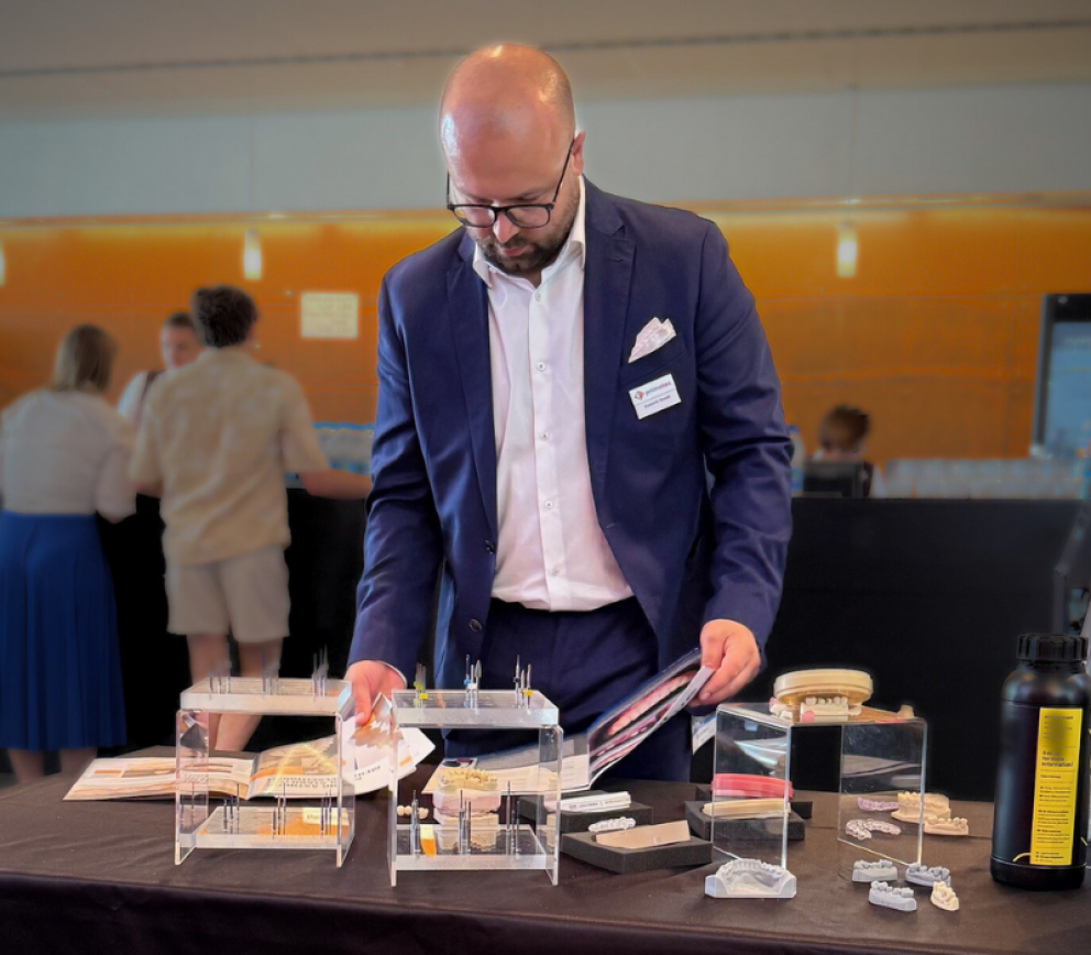 Dominik Mosch auf Messe primotec germany